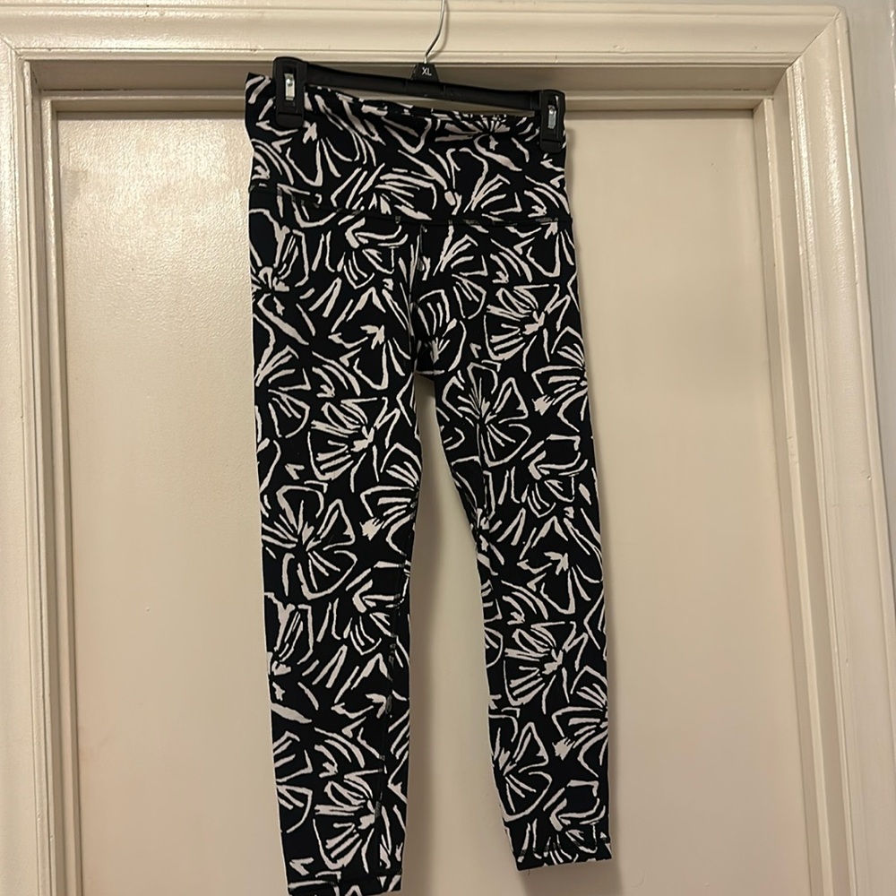 Athleta 7/8 leggings.